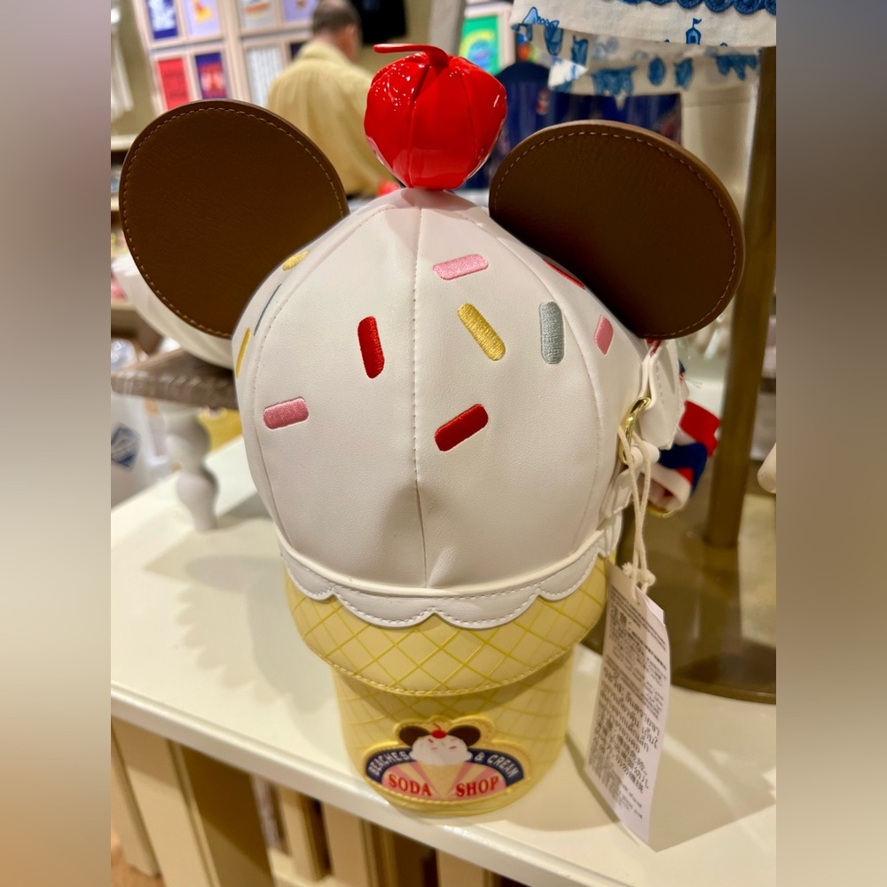 Disney Park 2026 Beach Club Resort Beaches & Cream Ice Cream Loungefly Crossbody